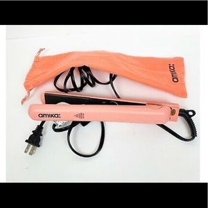 amika ceramic hair straighter